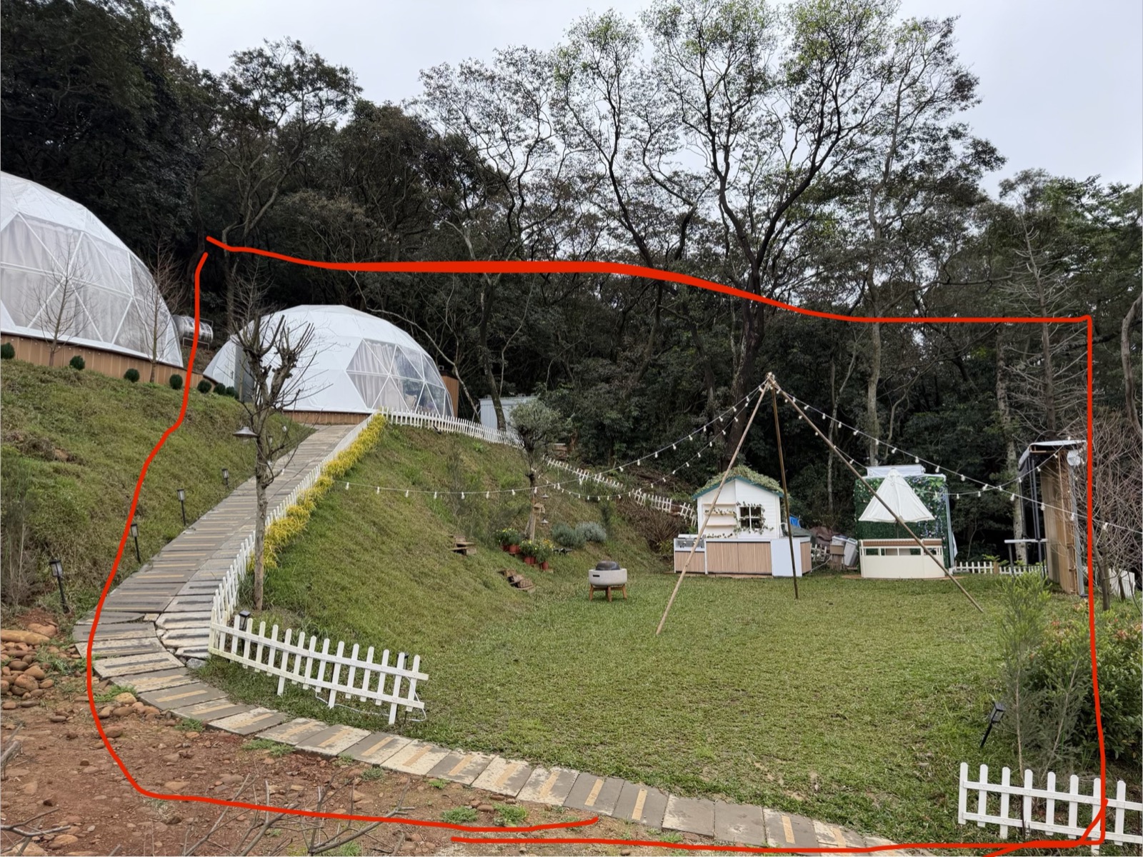 揪好森 專屬使用空間 紅色框框 圓頂帳篷 草地 戶外座位 交通與抵達指引